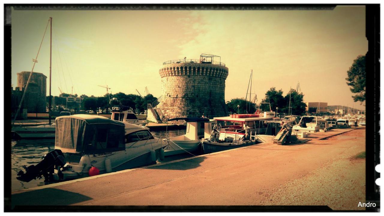 Apartments Luki Trogir Luaran gambar